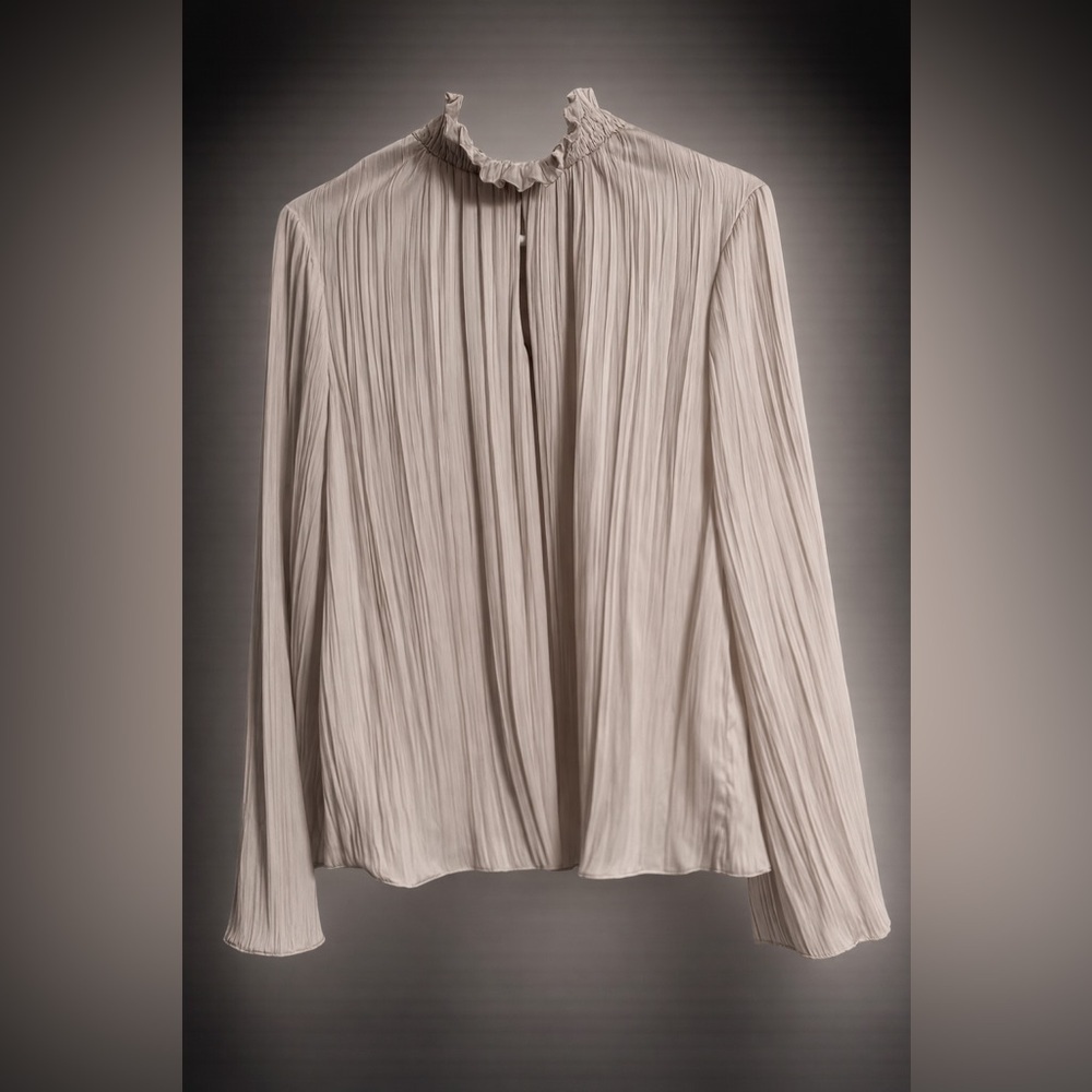 Drew Pleated Blouse Size L Creamy Beige Long Sleeve Keyhole Neck Lightweight Top